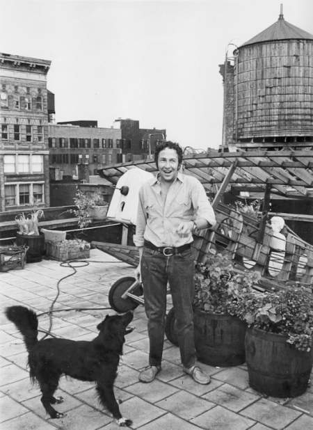 Robert Rauschenberg with his dog Laika on the rooftop of 381 Lafayette Street, New York, 1968. Photo: Shunk–Kender © J. Paul Getty Trust